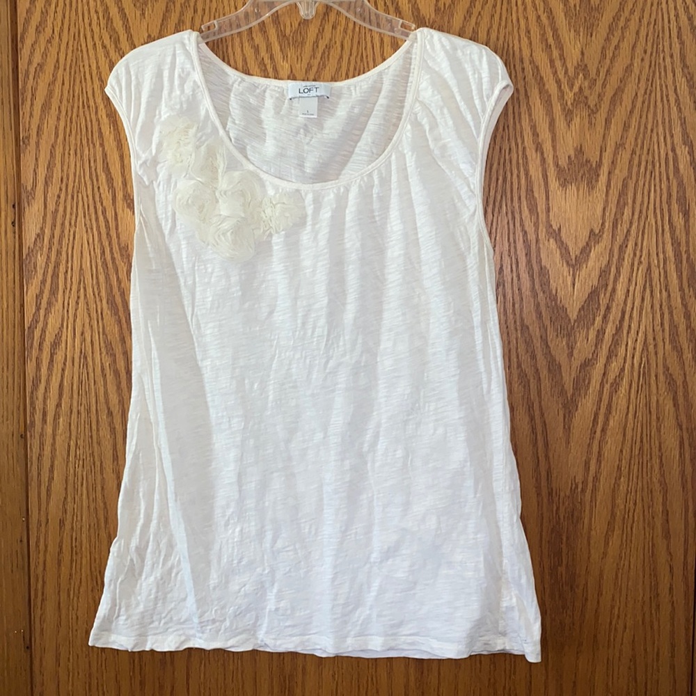 Ann Taylor Loft Large cream sleeveless top